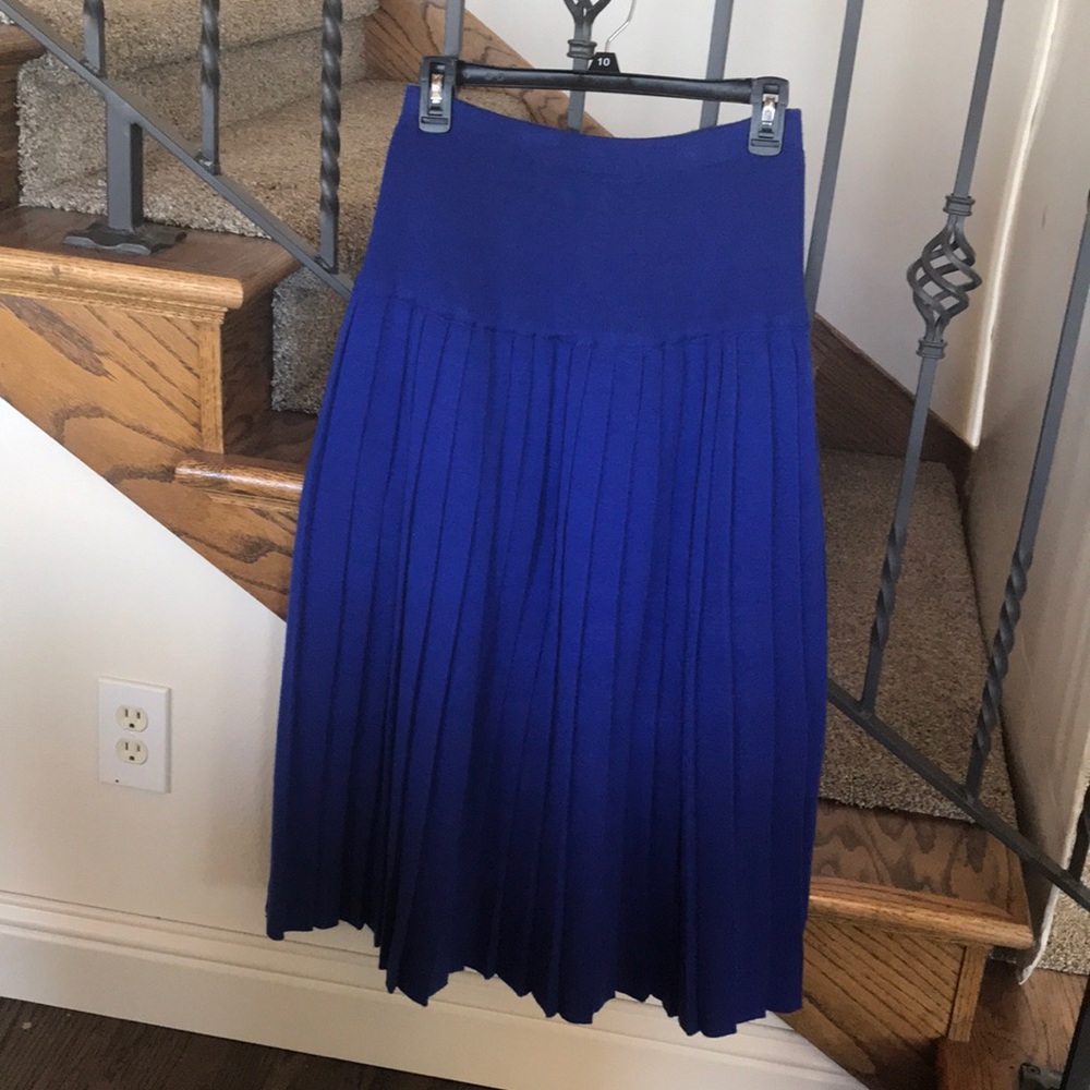 Sapphire blue knit pleated skirt, size M